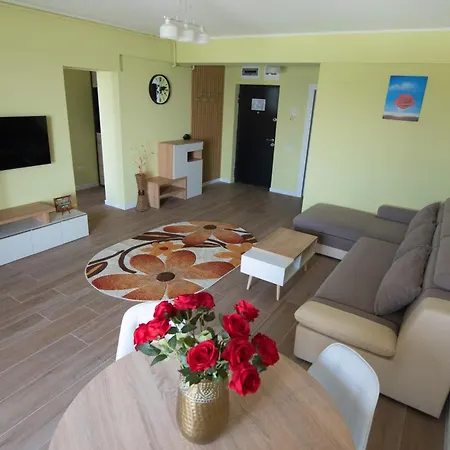 Sea Rose Apartment *